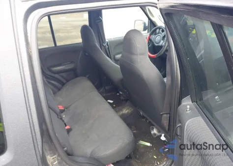 2002 Jeep Liberty Sport z USA, uszkodzony, nr VIN 1J4GL48K52W102813